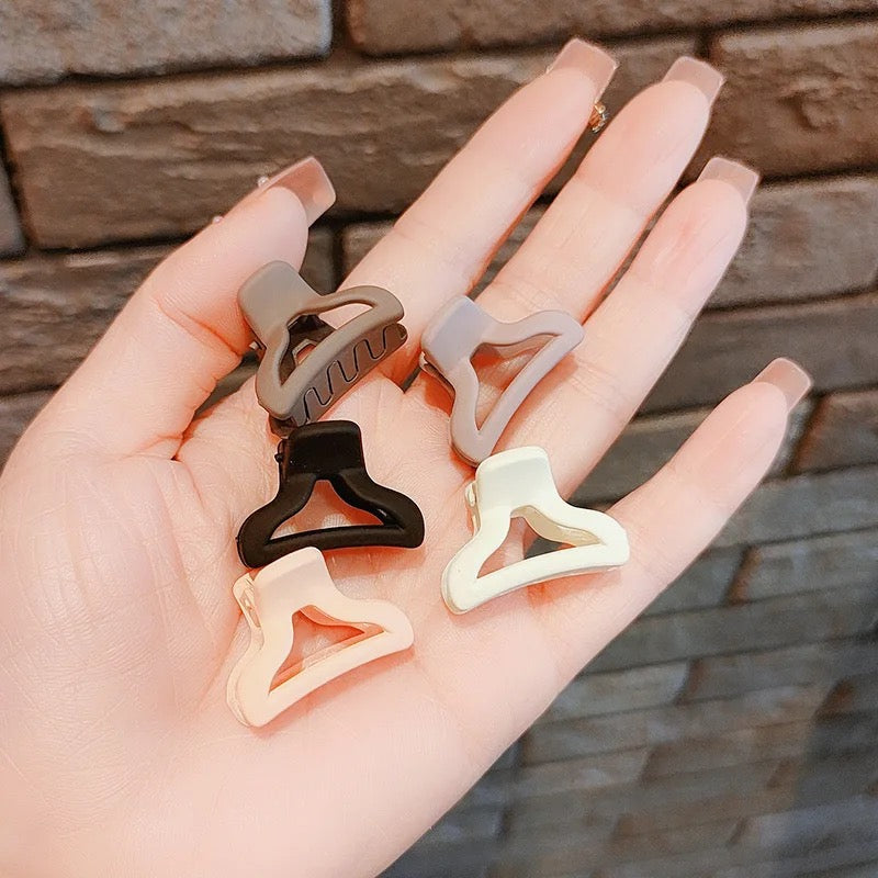 Matt Mini Hair Claw Box ( Pack of 12 ) - UBKWS436