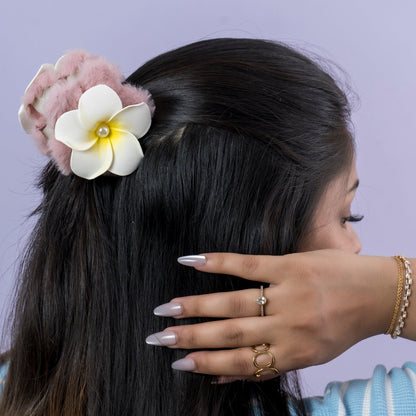 Fluffy Flower Hair Claw (1Dz)  – UBKWS2670