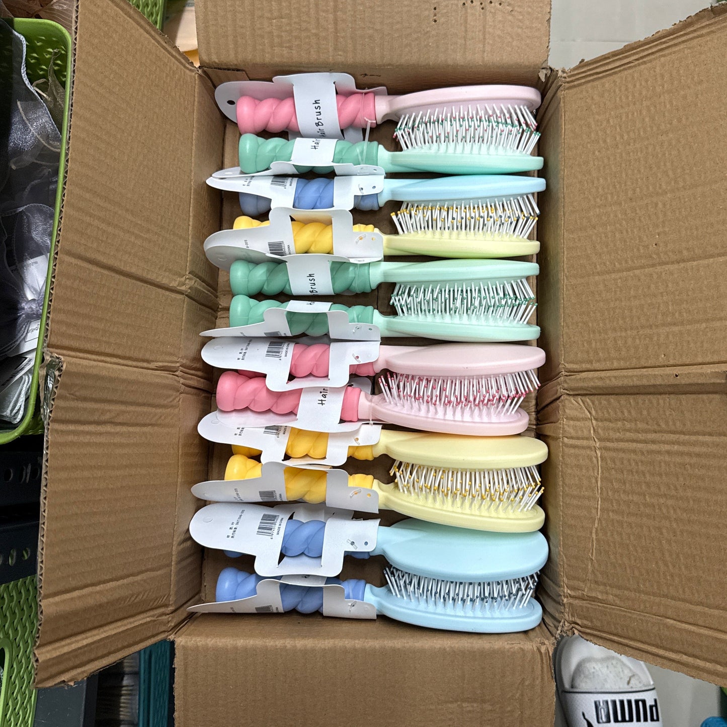 Spiral Grip Detangling Hair Brush (12Pcs) - UBKWS1246