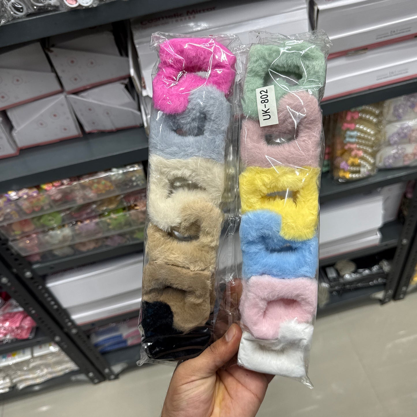 Heart Shape Fur Hair Claw (12Pcs) - UBKWS1098